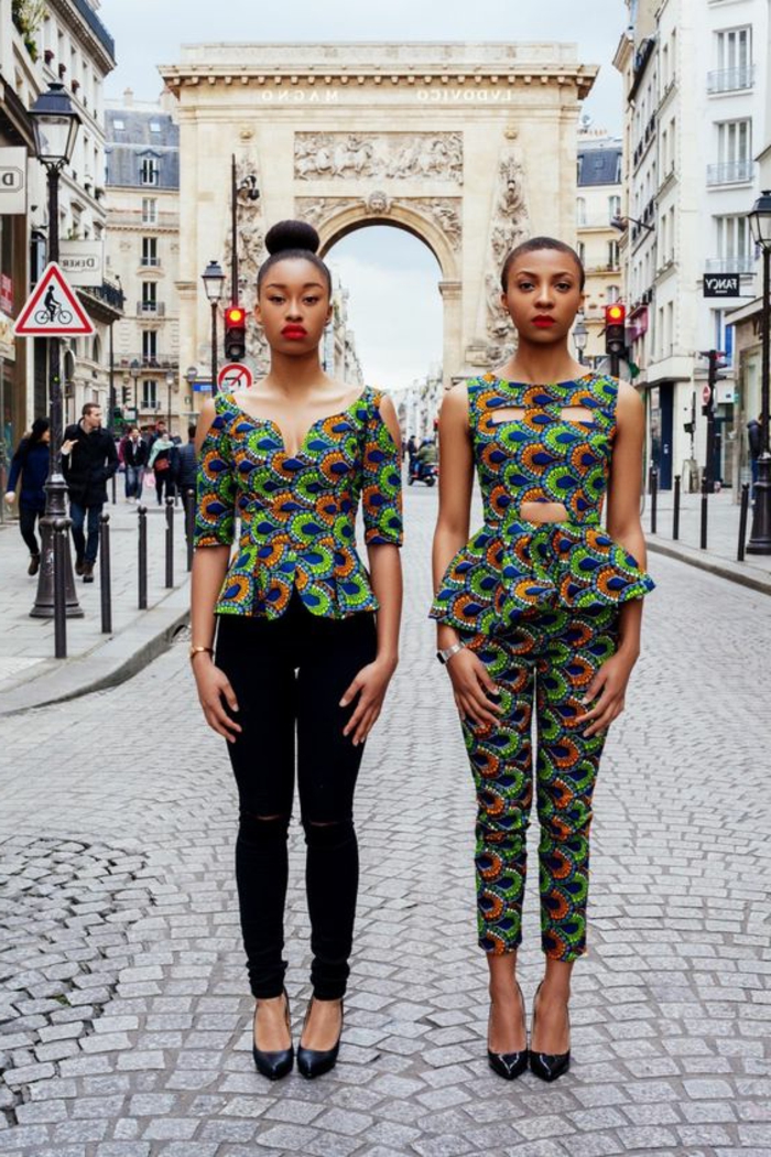 diseños de ropa africana mujer, mono bonito en estampados coloridos, dos mujeres prendas a la moda africana