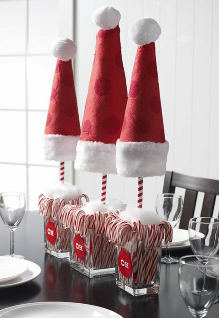 originales ideas de decoracion de mesa navideña, centro de mesa temático en blanco y rojo 