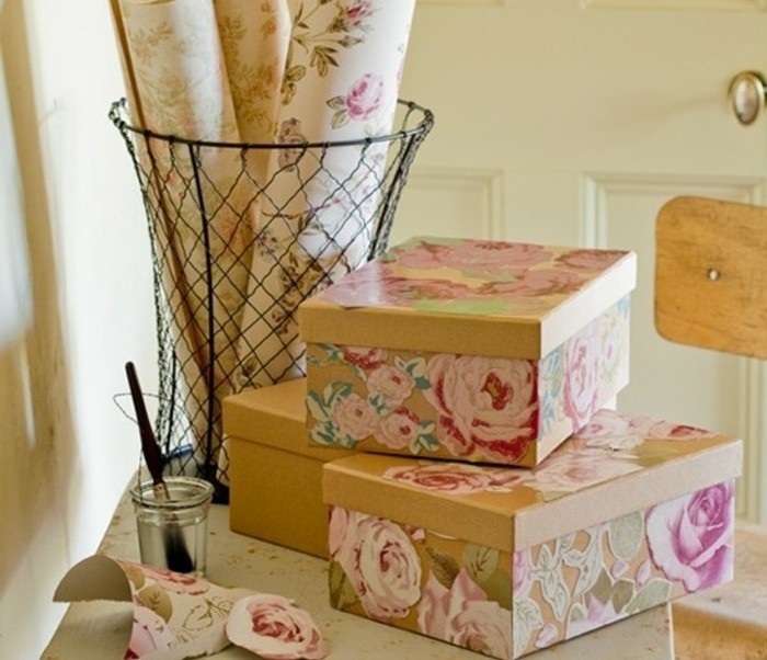 bonitas ideas de manualidades para regalar, cajas DIY con dibujos de rosas, bonitas ideas de regalos DIY 
