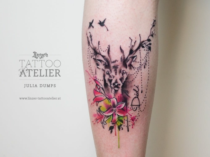 tatuaje acuarela en la pierna, diseños de tatuajes bonitos en pinturas acuarela, diseños de tattoos 