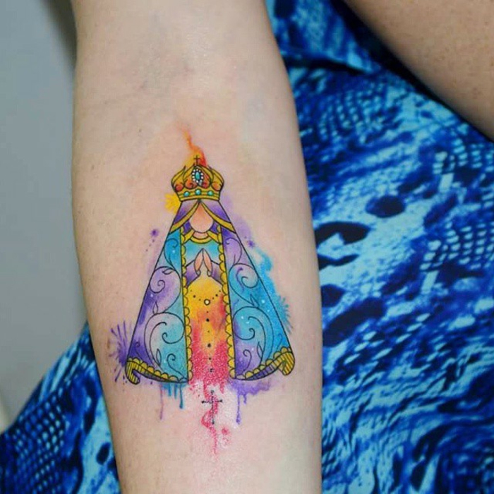 tatuajes para mujeres coloridos en el antebrazo, los mejores diseños de tattoos acuarelos 
