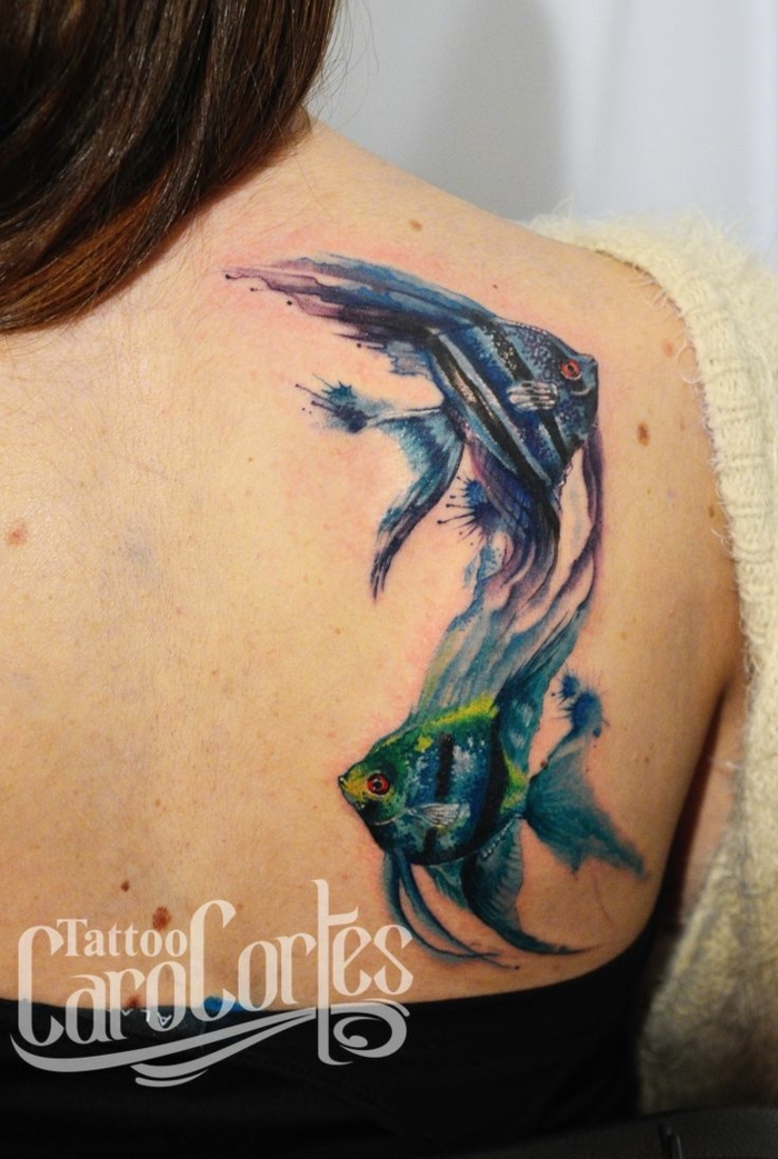tatuajes de mariposas y otros animales en acuarela, tattoos en la espalda mujer, diseños de tattoos acuarela únicos 