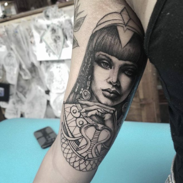 tattoo brazo mujer, diseños de tatuajes bonitos y simbolicos en fotos, tatuajes egipcios modernos, diseños de tatuajes especiales 