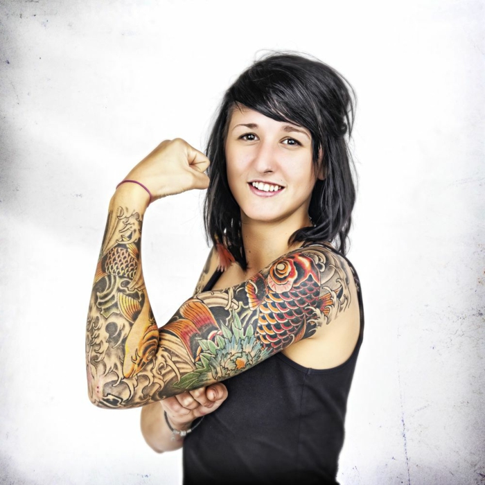 tattoo japones en el brazo entero, magnificas propuestas de tatuaje brazo mujer, diseños de tattoos con significado 