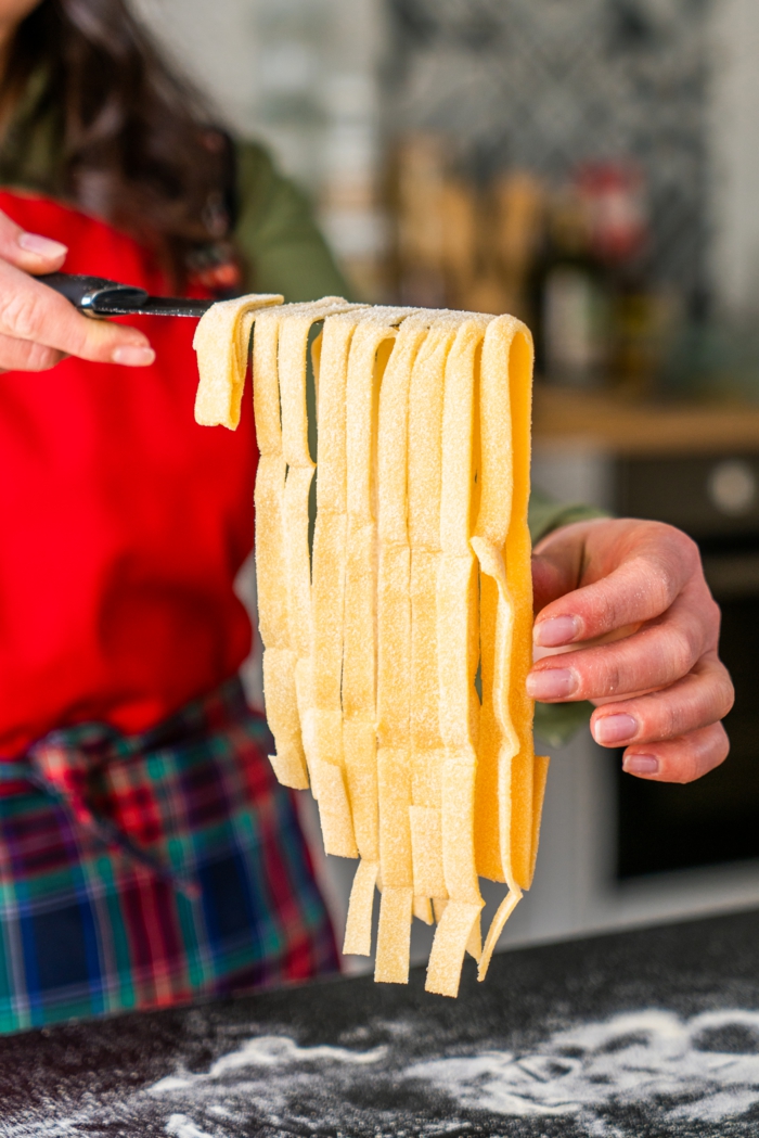 como hacer pasta casero paso a paso, como hacer tagliatelle pasta italiana, fotos con ideas de recetas caseras chulas 