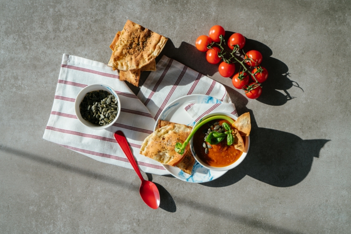 recetas ricas, nutritivas y saludables, fotos de sopas caseras super fáciles de hacer, como preparar una sopa de tomates 