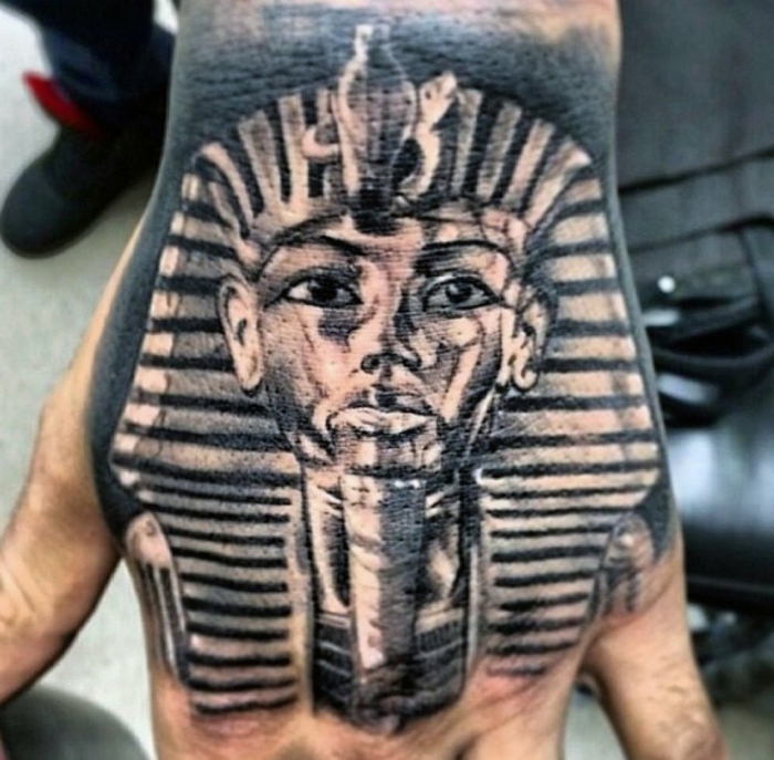 tatuajes en la mano originales con faraones, simbología de los tattoos egipcios, diseños de tattoos que inspiran en imagines 