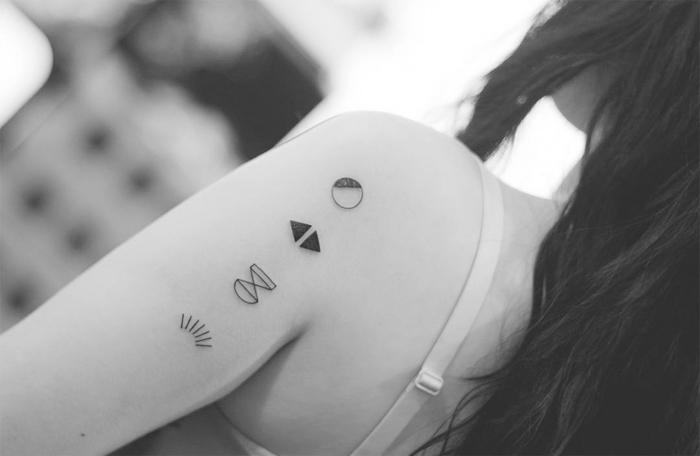 tatuajes de mujer tatuajes elegantes con significado, elementos y motivos simbolicos para tattoos, brazo entero tatuado 