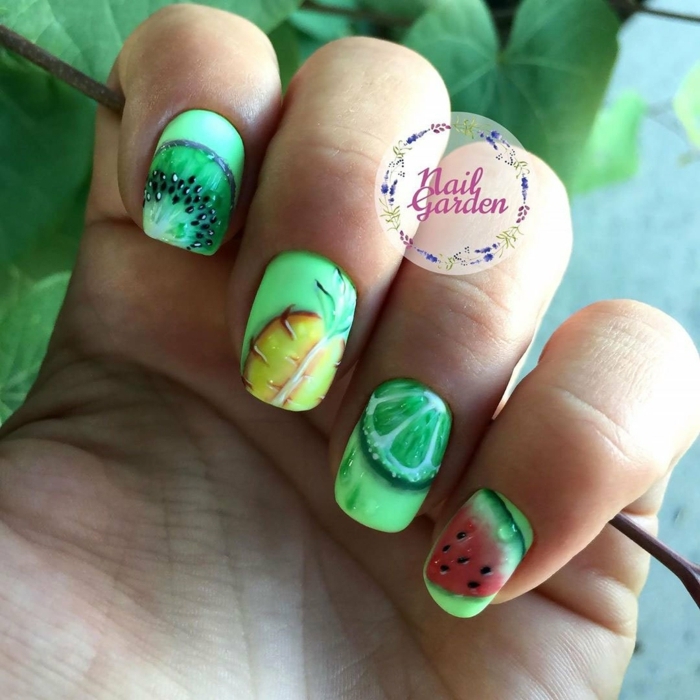 diseños de uñas en colores vibrantes para el verano, uñas verano originales, dibujos en las uñas de frutas cítricos 