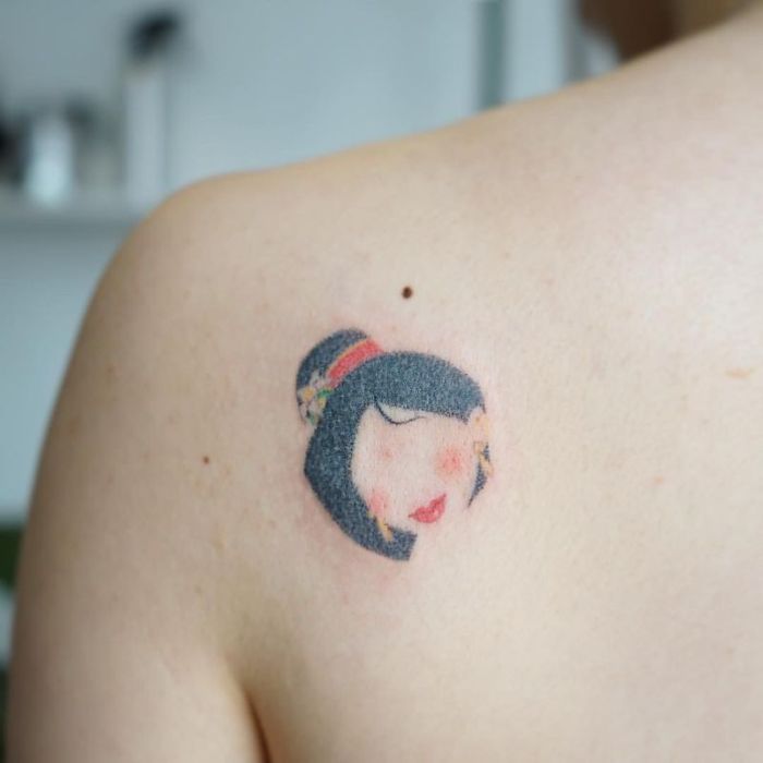 tatuaje Moulán en la espalda, diseños de tatuajes Disney que enamoran, adorables ideas de tatuajes en la espalda