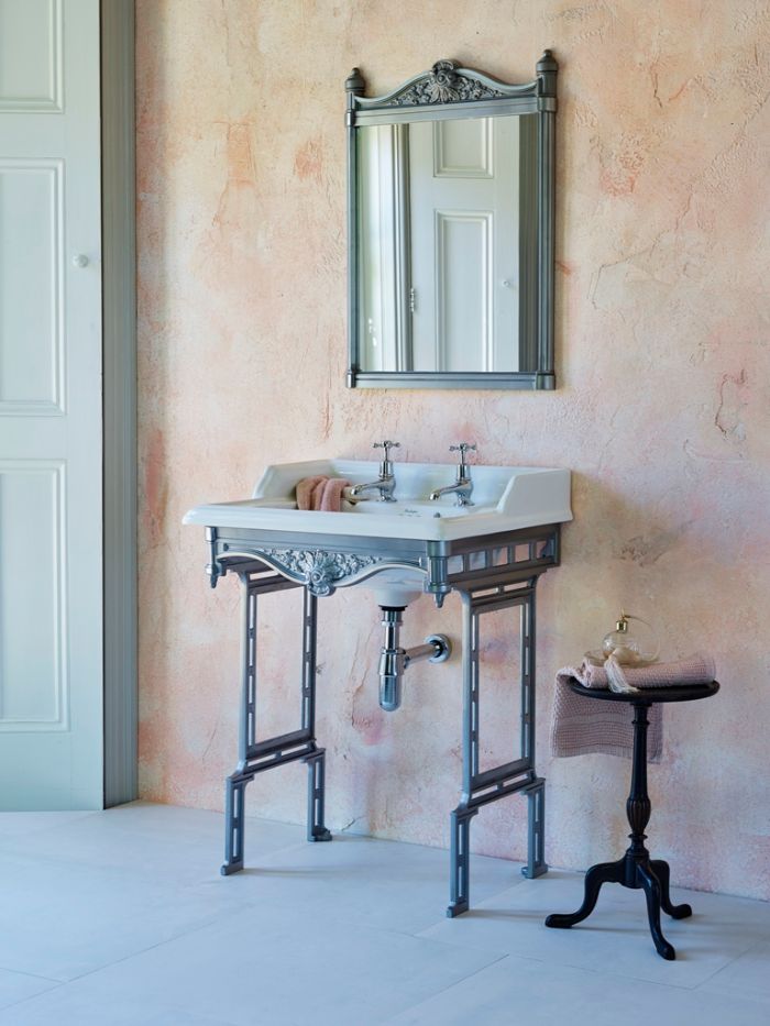 espacios decorados en estilo vintage, baños pequeños con ducha, fotos de baños con muebles de época, decoración de baños 