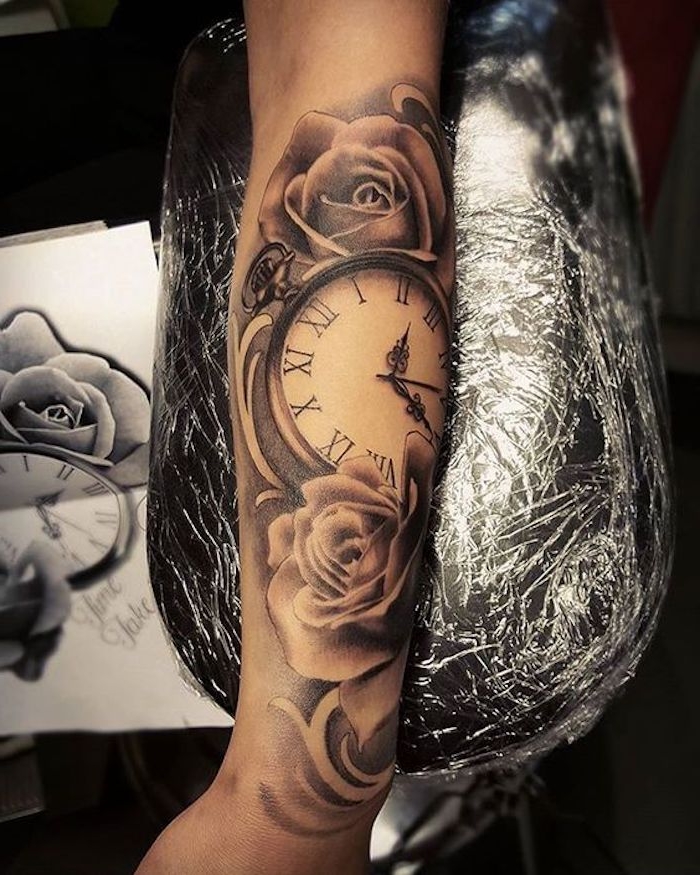 tatuajes para mujeres con flores y rosas, tatuajes simbolicos fotos, tatuaje reloj significado, imágenes de tattoos originales 
