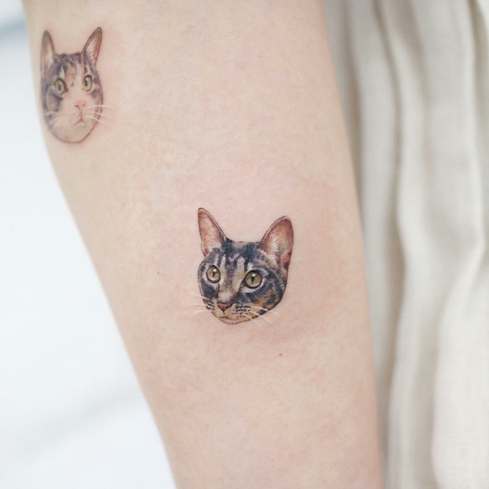 tatuajes minimalistas con cabezas de gatos en estilo realista, los mejores tatuajes de gatos en 100 fotos, tattoos pequeños 