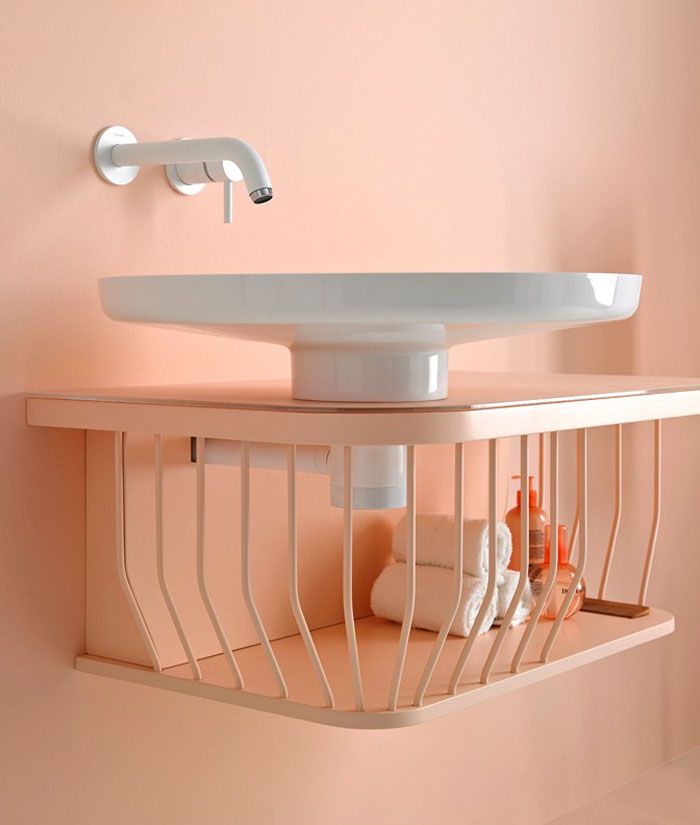 diseños de baños en colores modernos, cuarto de baño decorado en color rosado claro con pequeño lavabo, ideas para baños 