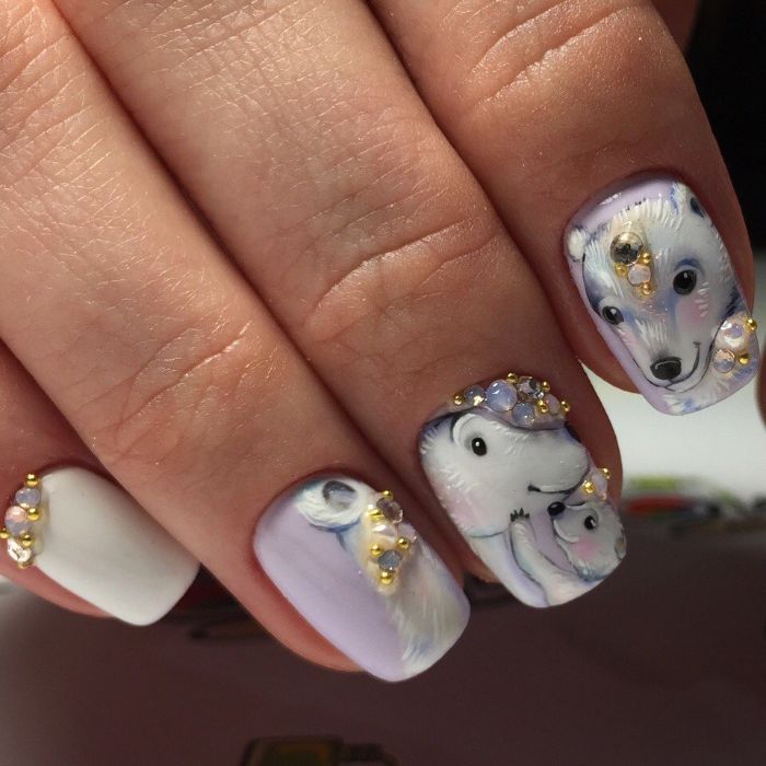adorables ejemplos de uñas de gel decoradas en bonitos colores, dibujos de osos polares en las uñas y decoración con perlas 