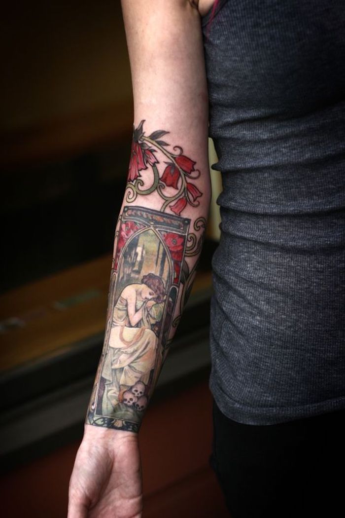 precioso dibujo tatuado en el antebrazo, diseños de tatuajes en colores, tatuajes para mujer en la espalda y en el brazo 