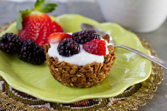 magdalenas de cereales con yogur griego y moras, las mejores propuestas para un desayuno almuerzo en casa en weekend