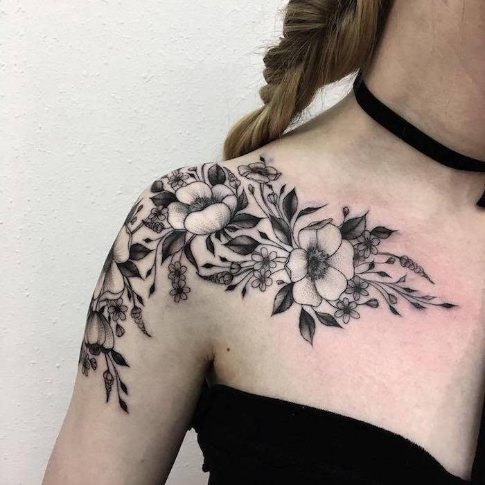 diseños de tatuajes finos para mujer con flores, motivos florales tatuados en la piel, ideas de tattoos con flores para chicas