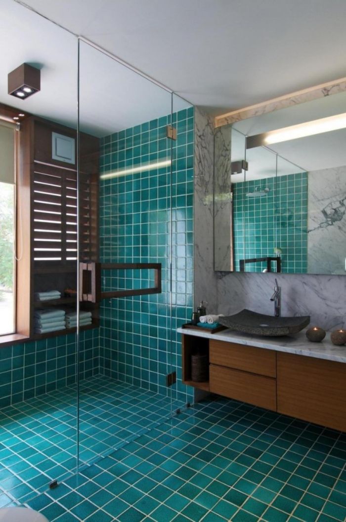 azulejos de baños modernos en colores vivos, decoración de baños, diseños de baños modernos 2019, como decorar un baño
