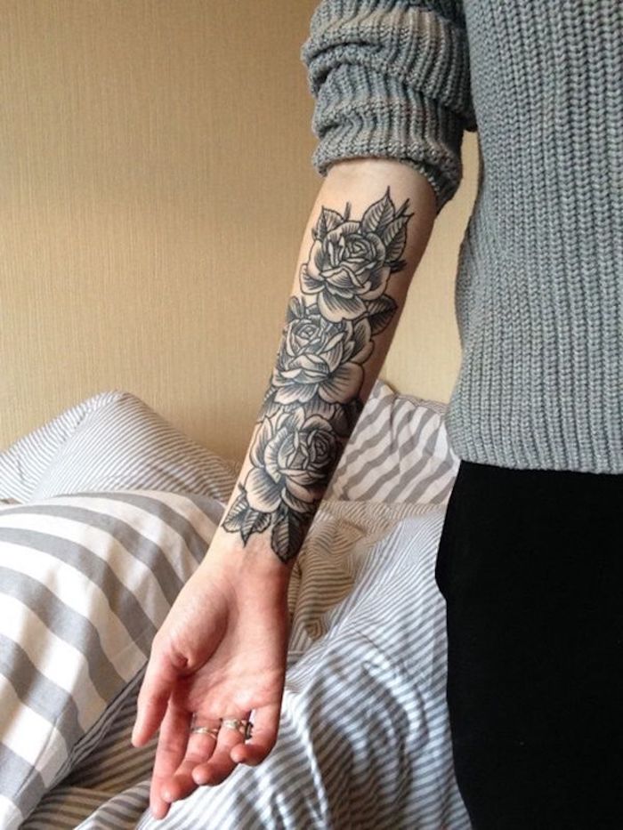 blumenranke tattoo unterarm