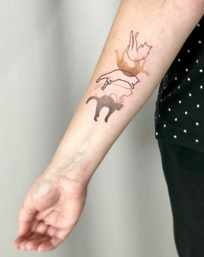 bonitos tatuajes en la muñeca y el antebrazo, diseños de tatuajes que inspiran, tatuajes para mujeres con animales 