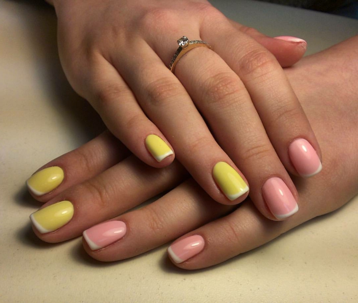 uñas otoño 2019, uñas francesas decoradas con base en amarillo y rosado y puntas en blanco, ideas para uñas en fotos 