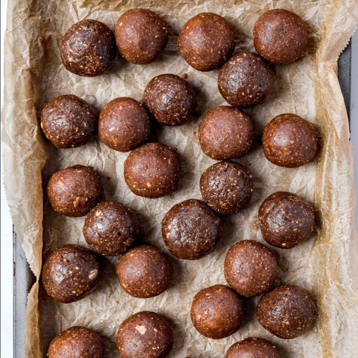 mini bolas de chocolate y nueces, las mejores recetas para hacer en casa paso a paso, recetas saludables y originales 