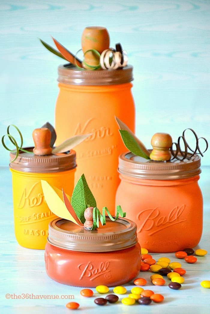 manualidades faciles y originales para niños y adultos, frascos pintados en amarillo y naranja y decoración otoñal 