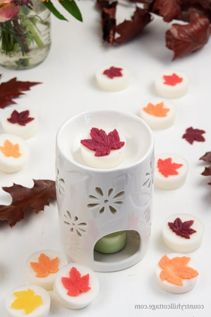 velas y jabones caseros DIY, originales ideas de regalos temáticos, mini adornos hechos a mano para el otoño 
