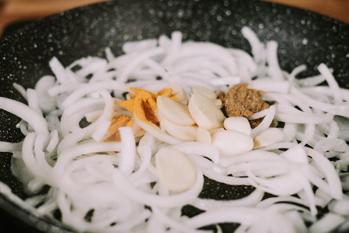 como preparar platos saludables y fáciles de hacer en casa, receta de sopa casera de calabaza para preparar en casa en otoño