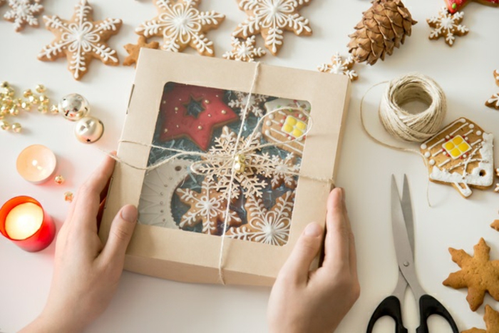 regalos navidad mujer hechos a mano, manualidades para regalar en navidad, galletas personalizadas temáticas y originales 