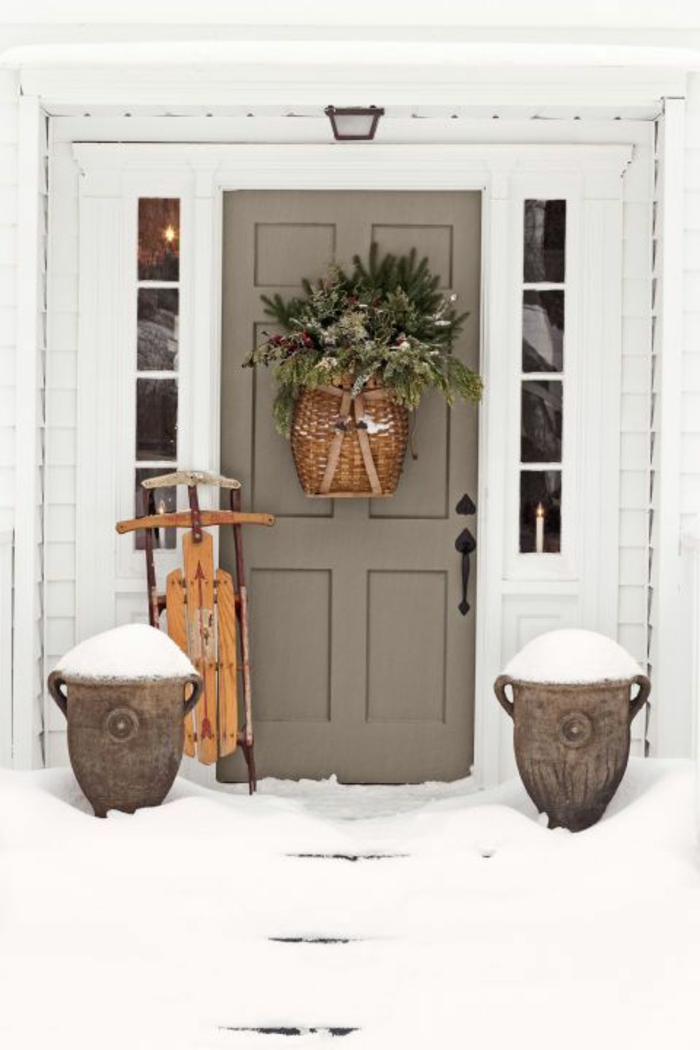 fotos de decoración rústica en tu puerta, motivos navideños originales en estilo vintage, fotos de casas navideñas 