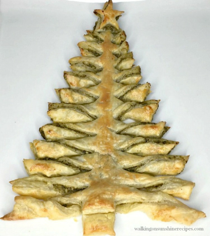 recetas con hojaldre dulces y saladas, aperitivos navidad para una cena de navidad temática, árbol navideño salado 