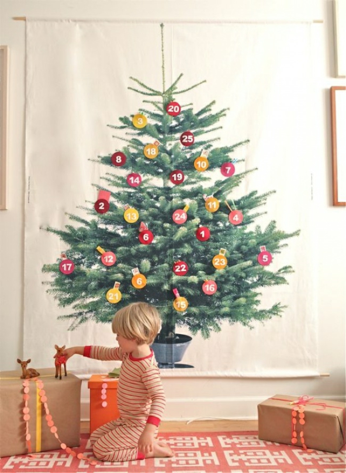 ideas sobre como adornar un arbol de navidad, calendario de adviento DIY para colgar a la pared, decoración casera original 