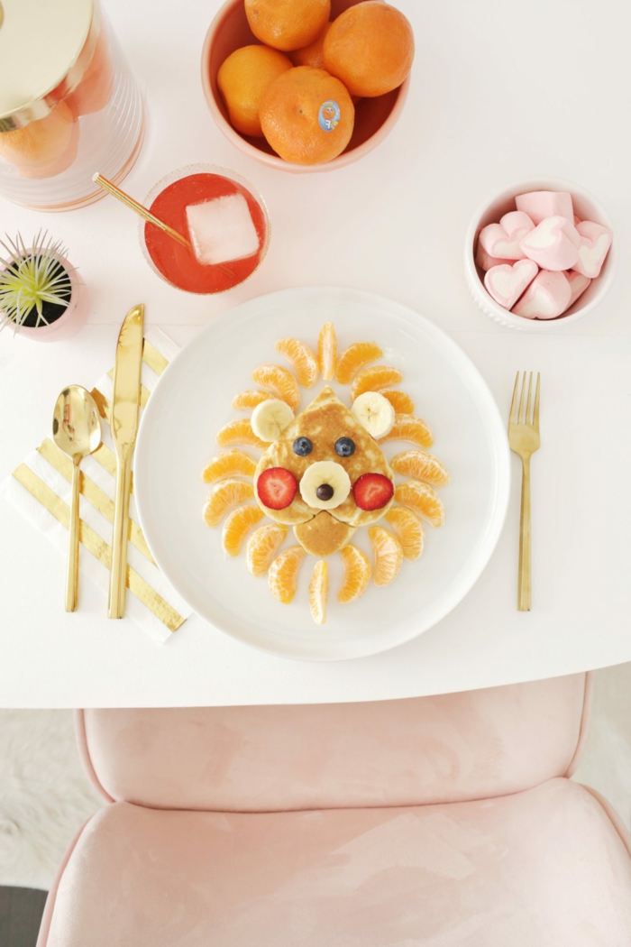 desayunos ricos y recetas faciles para niños, crepes decorados en forma de cara de león, divertidas propuestas de recetas caseras