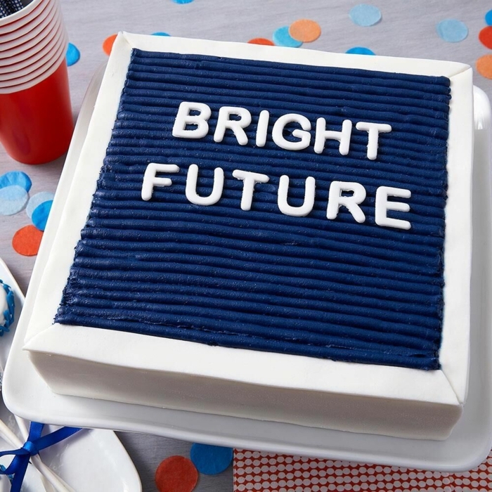 ideas de tartas personalizadas para graduación, fotos de tartas decoradas bonitas, como decorar una tarta personalizada