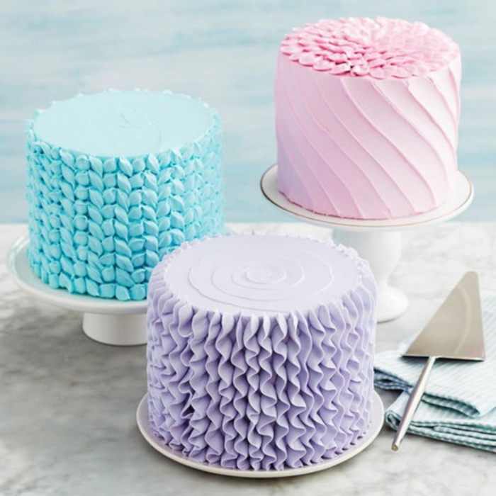 técnicas de decoración de tartas con glaseado en colores pastel