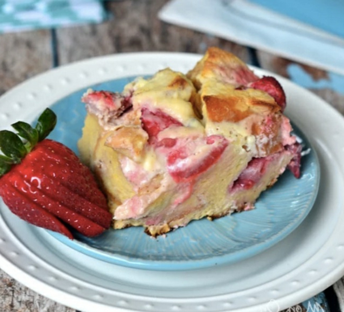 tarta esponjosa con fresas y mascarpones, las mejores recetas para preparar en casa para sorprender a tu pareja