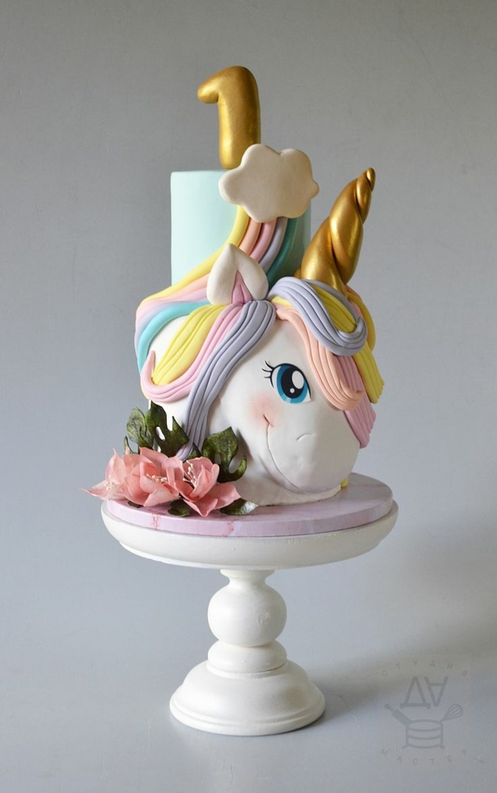 preciosa tarta para primer cumpleaños, pastel unicornio original en diferentes colores, fotos de tartas super originales 