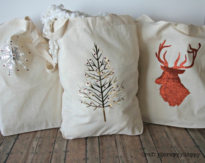 bolsas reutilizables originales para regalar en navidad, ideas sobre como hacer tote bag tela, manualidades reciclaje