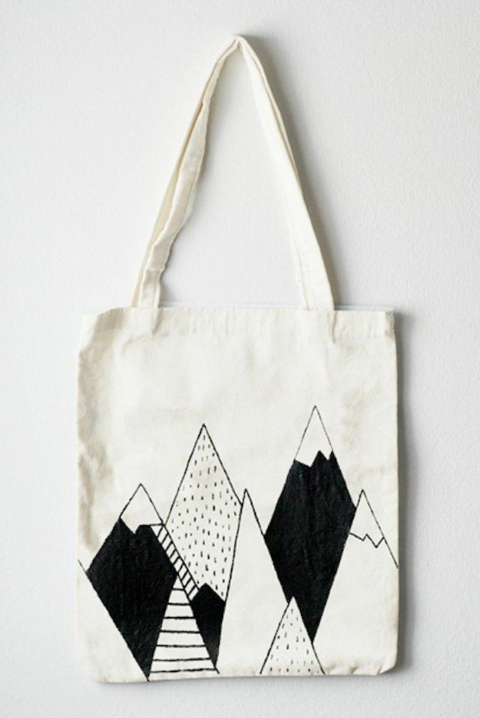 bolso reutilizable con precioso dibujo, como hacer un bolso de mano de una bolsa de tela simple, fotos de manualidades