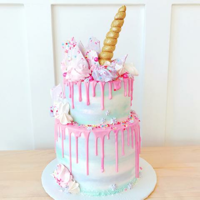 tarta en colores pastel, los mejores pasteles para celebraciones con niños, tarta de galletas y chocolate en imagenes