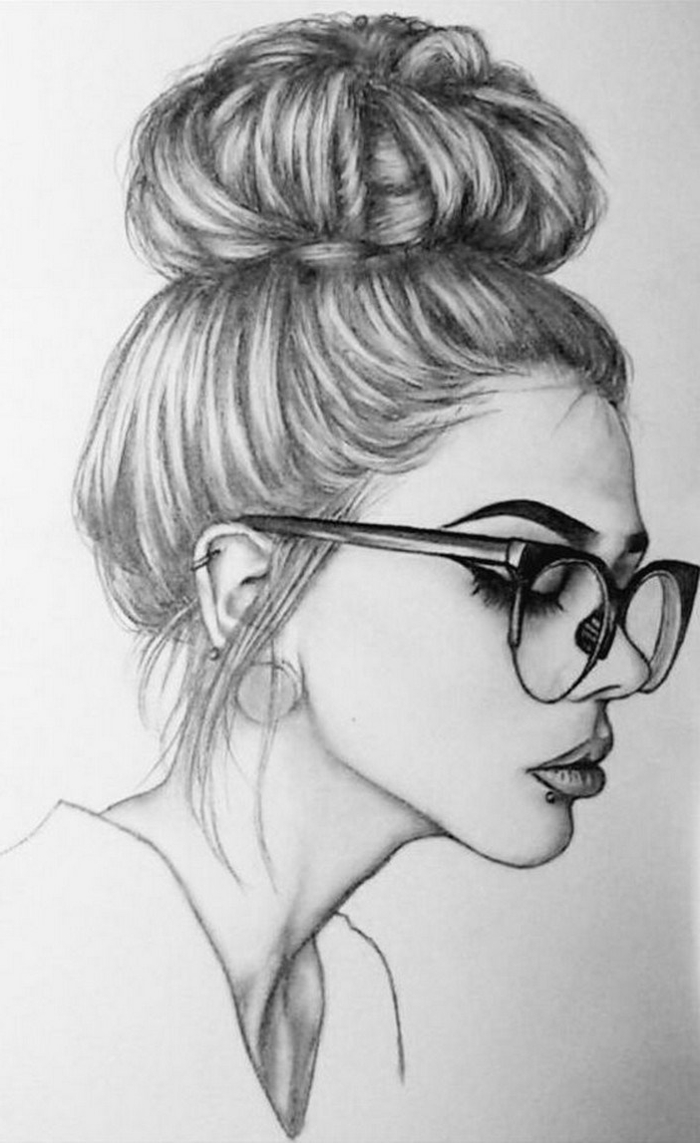 retratos de chicas swag en blanco y negro, mujer con gafas y pelo recogido en grande bollo, dibujos de chicas tumblr