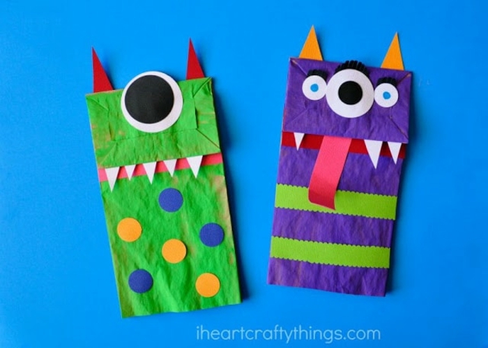 manualidades para niños con papel reciclado, bolsas de papel decoradas como monstruos, ideas de manualidades 