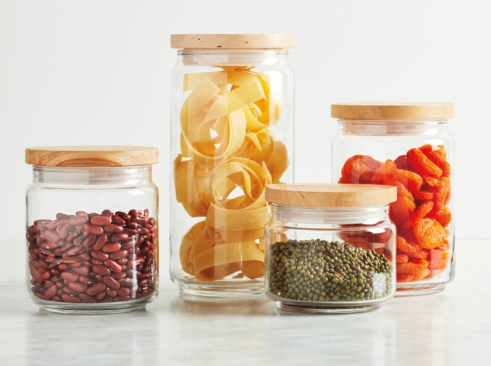 frascos de vidrio para guardar los ingredientes en la cocina, estanteria cocina ikea, ideas para organizar la cocina paso a paso 
