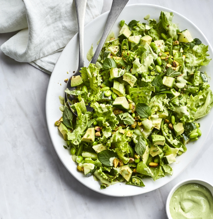 ensaladas verdes ricas y faciles de hacer, ensaladas con ingredientes nutritivos, fotos de ensaladas para cenas ligeras y saludables 
