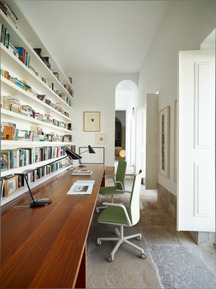grande biblioteca con barra larga para leer y trabajr, las mejores propuestas para decorar tu despacho, mesa escritorio ikea