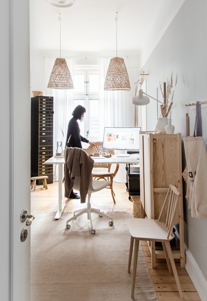 ideas para decorar la casa, fotos de mesa oficina blanca, despacho decorado en beige con muebles de madera, oficinas modernas en fotos