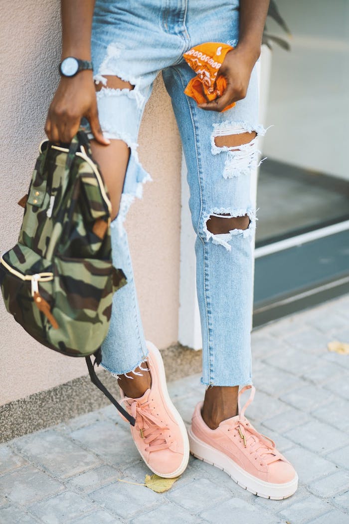 9 zapatillas color rosado vaqueors rotos v ideas estilo casual prendas deportivas fotos de ropa moderna
