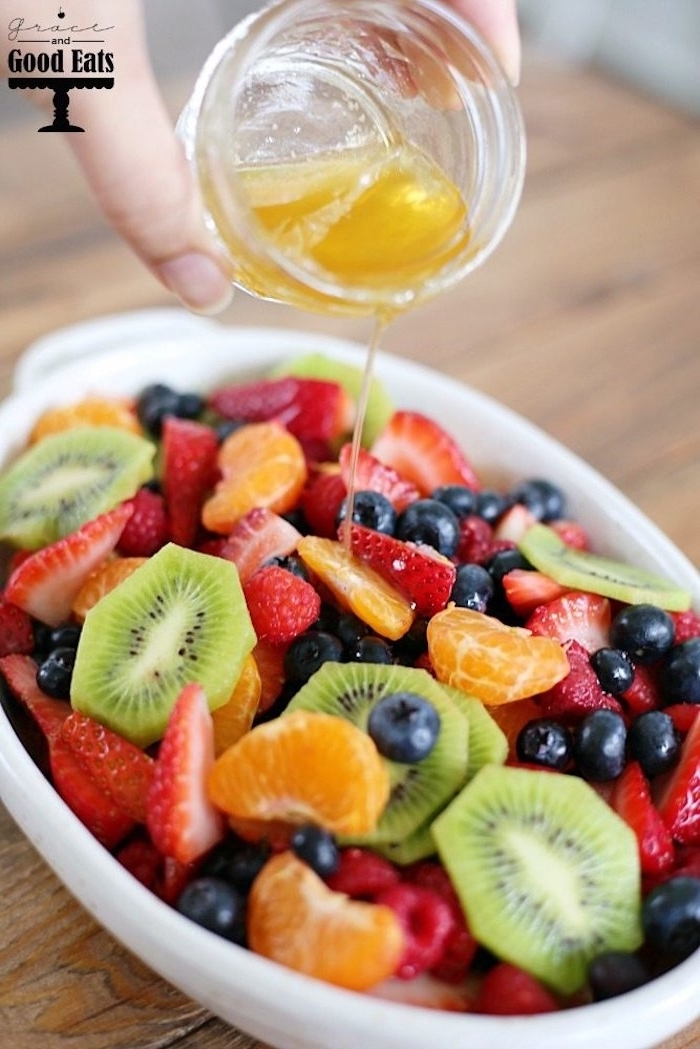 kiwi, fresas, naranjas, arandanos, ideas de postres faciles para impresionar, fotos de recetas de ensaladas con frutas 